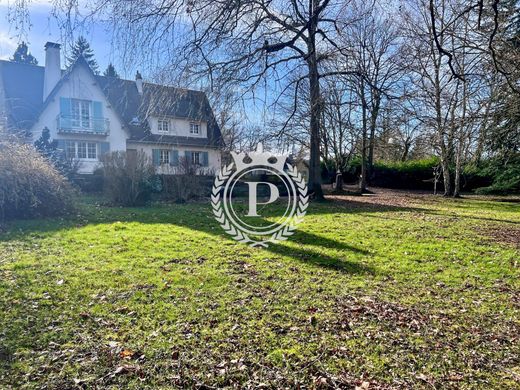 Luxury home in Jouars-Pontchartrain, Yvelines