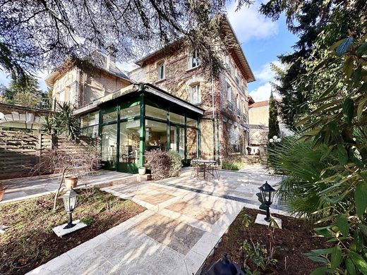 Sucy-en-Brie, Val-de-Marneの高級住宅