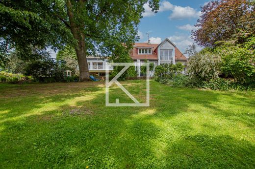 Casa de lujo en Briollay, Maine y Loira