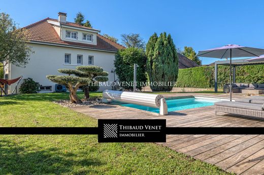 Элитный дом, Bourg-en-Bresse, Ain