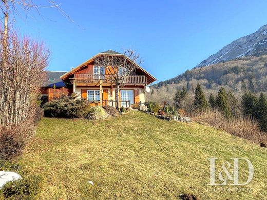 Luxury home in Les Déserts, Savoy