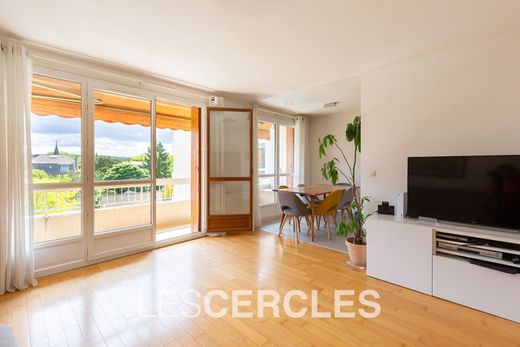 Apartment in Chatou, Yvelines