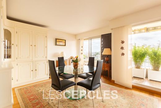 Apartment in Courbevoie, Hauts-de-Seine