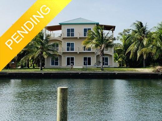 Luxus-Haus in Placencia, Stann Creek District