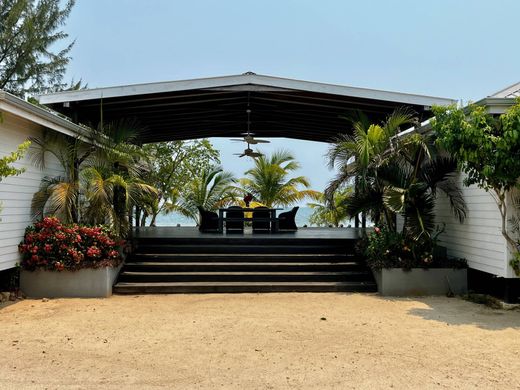 Luxus-Haus in Placencia, Stann Creek District