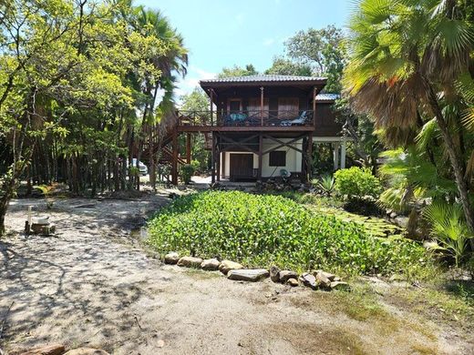 Luxus-Haus in Placencia, Stann Creek District