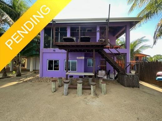 Luxury home in Hopkins, Stann Creek District