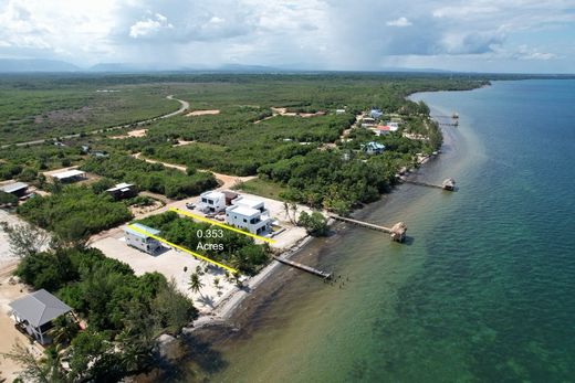 Terreno - Placencia, Stann Creek District