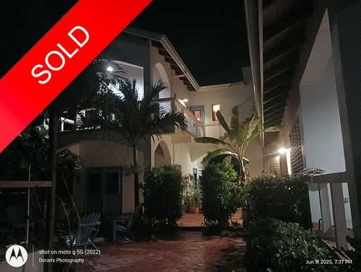 Luxury home in Placencia, Stann Creek District