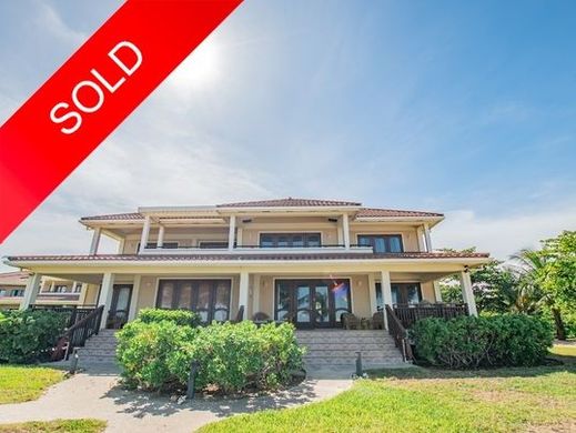 Luxury home in Hopkins, Stann Creek District