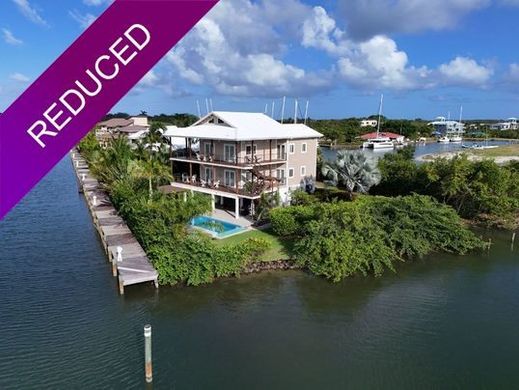 Luxury home in Placencia, Stann Creek District