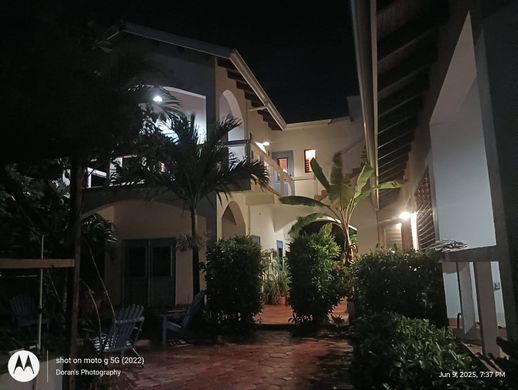 Luxus-Haus in Placencia, Stann Creek District