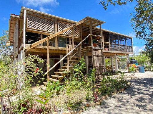 Maison de luxe à Placencia, Stann Creek District