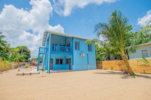 Πολυτελή κατοικία σε Hopkins, Stann Creek District