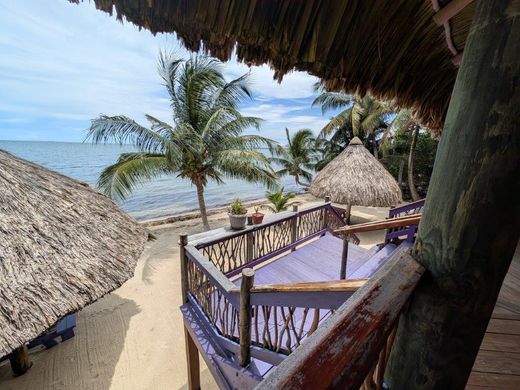 Luxus-Haus in Placencia, Stann Creek District