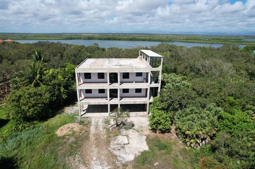 Luxury home in Placencia, Stann Creek District