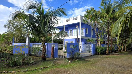 Luxury home in Placencia, Stann Creek District
