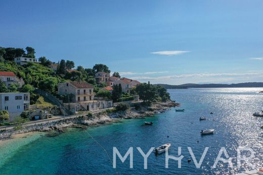 Arsa Hvar, Grad Hvar