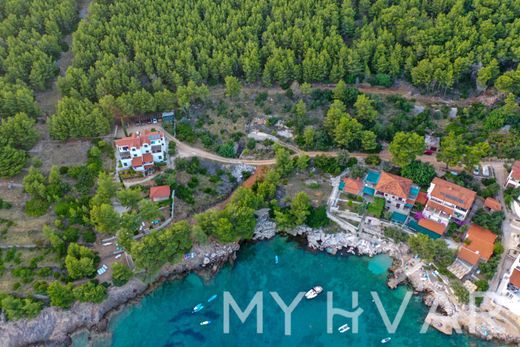 Terrain à Jelsa, Split-Dalmatia