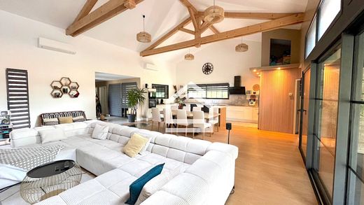 Πολυτελή κατοικία σε Le Pian-Médoc, Gironde