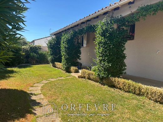 Casa de lujo en Condado de Melguelh, Herault