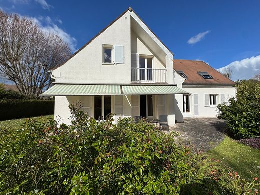 Casa de lujo en Saint-Nom-la-Bretêche, Yvelines
