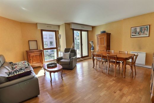 Apartment in Maisons-Laffitte, Yvelines
