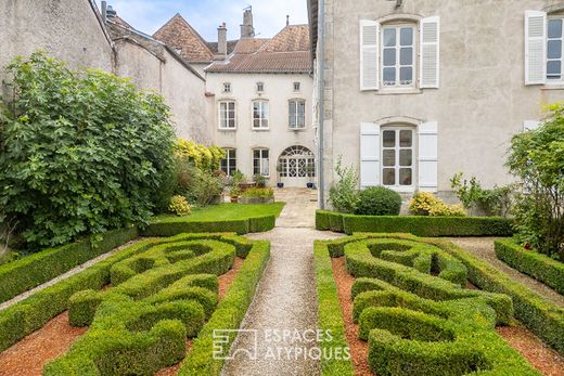 Luxe woning in Neufchâteau, Vosges