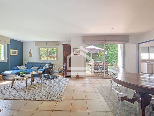 Luxury home in Mérignac, Gironde