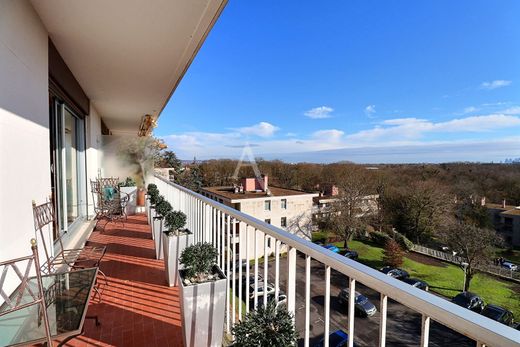 Piso / Apartamento en Le Mesnil-le-Roi, Yvelines