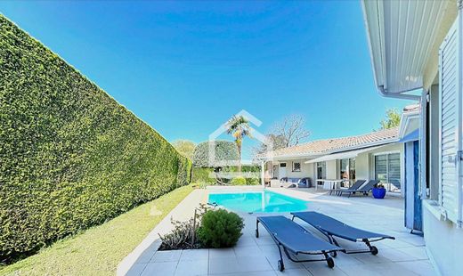 Casa de lujo en Blanquefort, Gironda