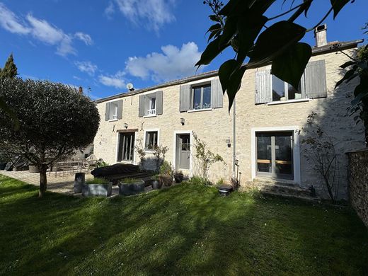 Luxury home in Saint-Nom-la-Bretêche, Yvelines