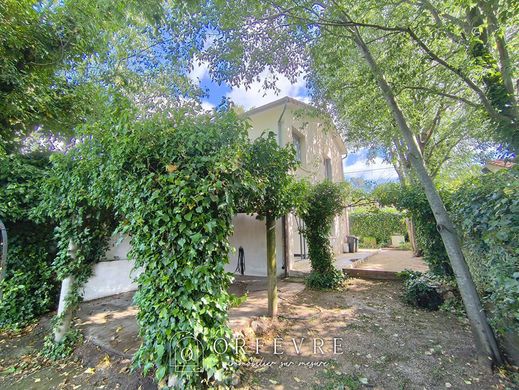 Casa de luxo - Castries, Hérault