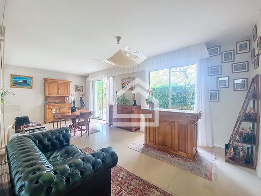 Luxury home in Mérignac, Gironde