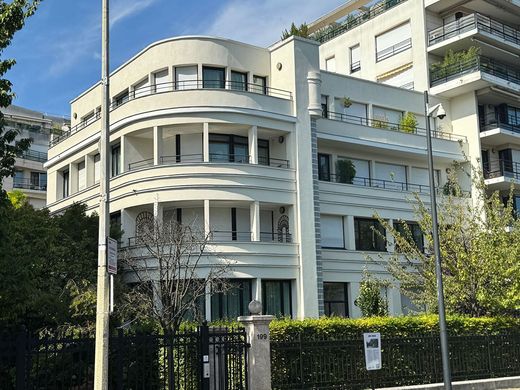 Apartament w Courbevoie, Hauts-de-Seine