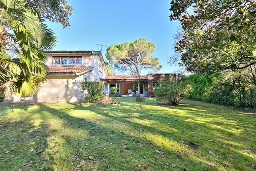 Luxury home in Pessac, Gironde