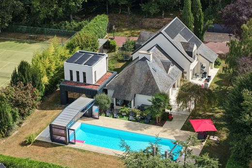 Luxury home in Les Alluets-le-Roi, Yvelines