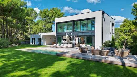 Luxury home for sale in Royan