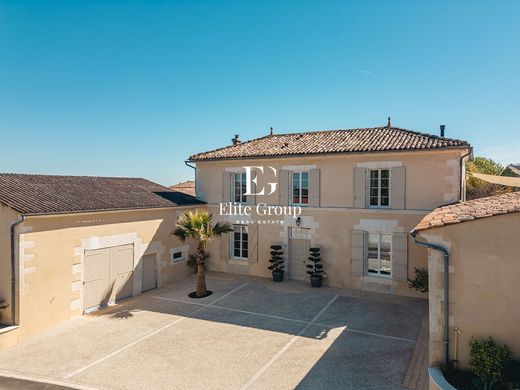 Luxus-Haus in Vignolles, Charente