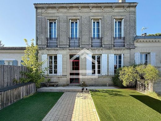 Luxury home in Saint-Médard-en-Jalles, Gironde