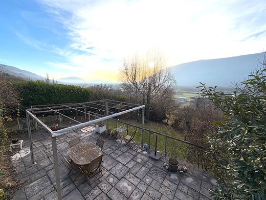 Motz, Savoyの高級住宅