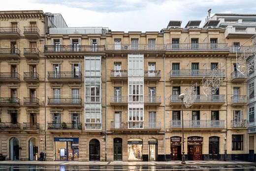 Apartment / Etagenwohnung in Donostia-San Sebastián, Guipuzcoa