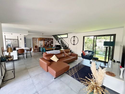 Luxus-Haus in Merville, Haute-Garonne