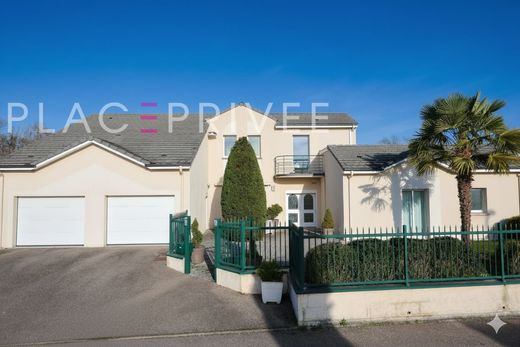 Luxe woning in Vandœuvre-lès-Nancy, Meurthe et Moselle