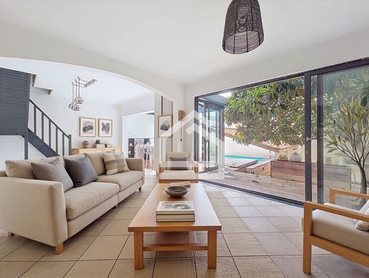 Luxury home in Pessac, Gironde