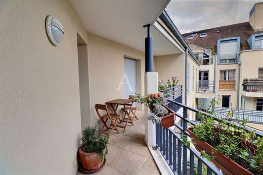 Apartment in Maisons-Laffitte, Yvelines