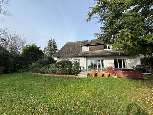 Luxury home in Chavenay, Yvelines