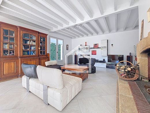 Luxury home in Mérignac, Gironde