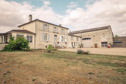 Casa di lusso a Mérignac, Charente