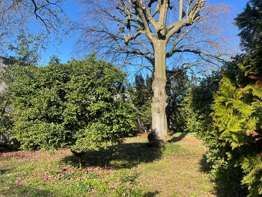 Land in Maisons-Laffitte, Yvelines